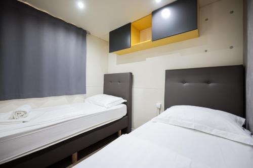 顶级两卧室移动房屋 - 带露台