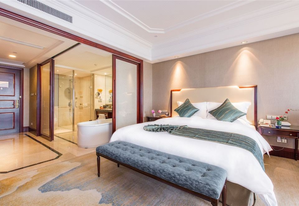 钱塘尊贵江景大床房—带阳台