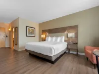 Best Western Plus Perth Parkside Inn  Spa Hotels in Lanark County