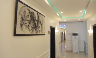 Victoria Inn Hotel & Suites - Housity