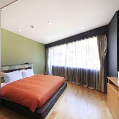 [Western-Style Room]King Bed (26 Square Meters, Capacity 2 People) [Double Room][Non-Smoking]