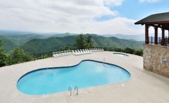 Bearadise in the Smokies - Two Bedroom Cabin