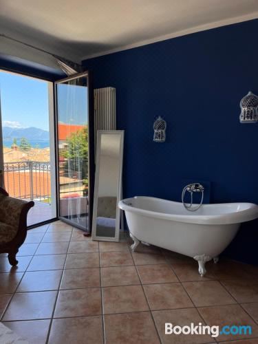 带阳台的豪华特大床套房