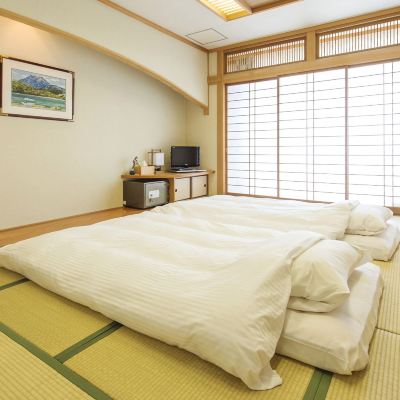 [Non-Smoking]Japanese-Style Room With 8 Tatami Mats / 28 Square Meters (Antibacterial Tatami) [Japanese Room] [Non-Smoking] [Mountain View] ホテル高千穂 クーポン