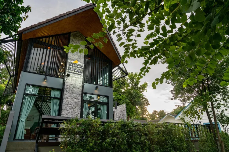 Grand Villa With Outdoor Private Pool