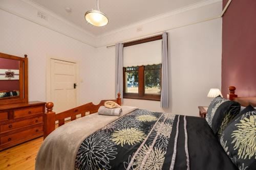 Armadale House - Kingscote Holiday Home