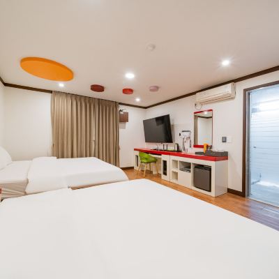 Twin Room (Free View Of 5 Type Of Ott, Large King, King Bed) Suwon Jeongauto Equus 쿠폰