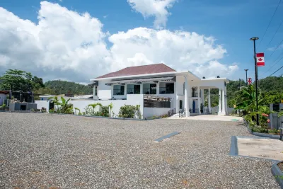Sky's Villa Resort Hotel di 