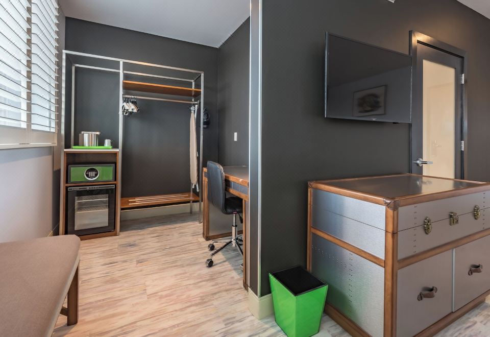 Lexen Hotel - North Hollywood Near Universal StudiosPreferred Two Queen Room