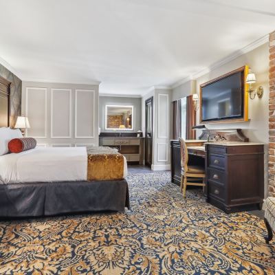 Junior King Suite Place d'Armes Hotel Promo Code