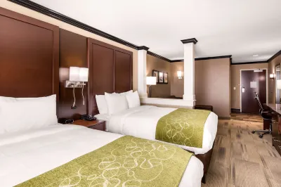 Comfort Suites Hôtels à : 