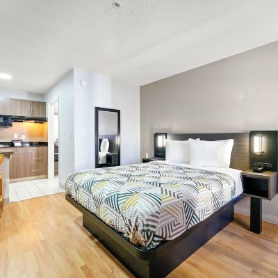 Queen Room-Non-Smoking Studio 6 Duluth, GA - Atlanta - Gwinnett Place Promo Code