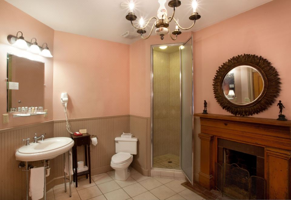 需要爬楼梯的1张大床房（303）