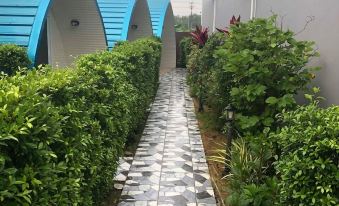Inboxhome Resort - Housity