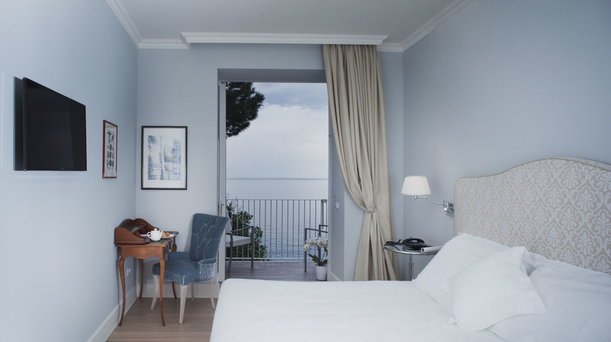 带阳台的典雅双人间 - 享有海景
