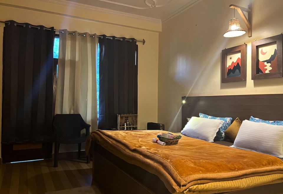 山景豪华双人床房