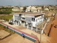 DEKINGS LUXURY AND SUITES Hôtels à : 