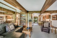 Laurelwood Condominiums