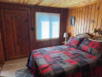 Charming Motel in Lovells 3 Bedroom 3 bath Full Kitchen feet away  AuSable River