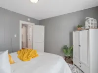 Modern 1BR Near Syracuse U, Zoo & Dome, Fast WiFi Hotels in Geddes