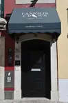 Famous Crows Lisbon Suites