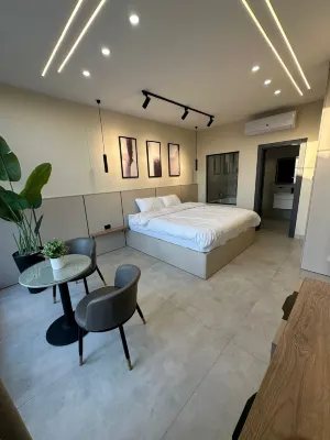 Trio Chalet 1 Отели в г. 