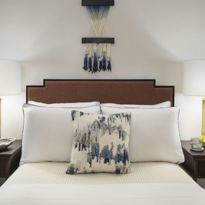 Redford Queen Room Redford Hotel Promo Code