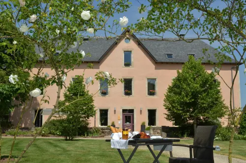 HÔTEL la Ferme de Bourran Rodez - Parking privé Gratuit