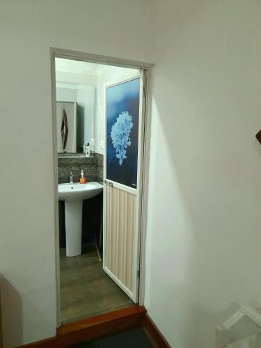 带山景的双人间