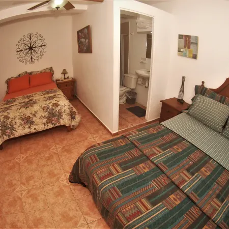 Hostal Casa Blanca Отели в г. Комала