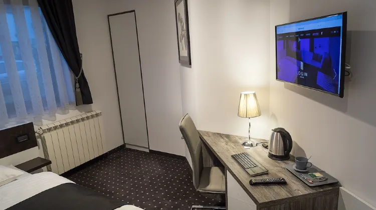 Log In Rooms 部屋