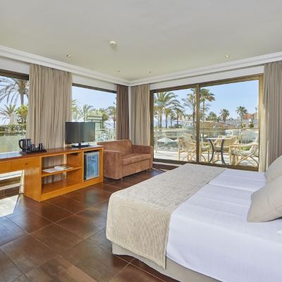 Junior Suite with Terrace and Partial Sea View