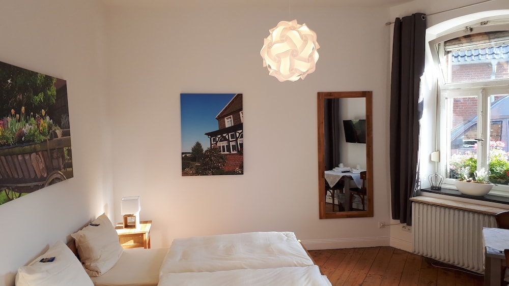 公寓式客房, 6 間卧室