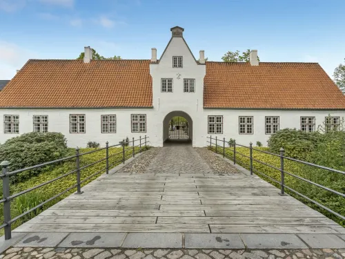 "Ilsa" - 9.8km from the Sea