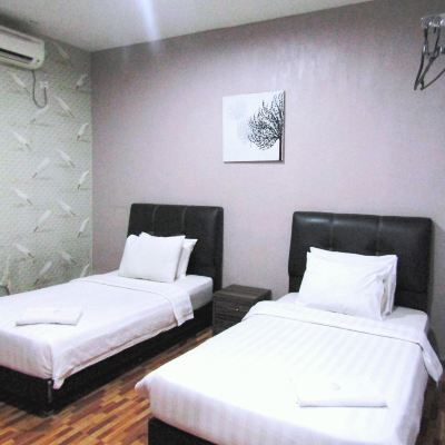 Standard Twin Room Hotel Kamelia Promo Code
