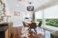 Evangeline House! Beautifully remodeled & Super Close to Downtown