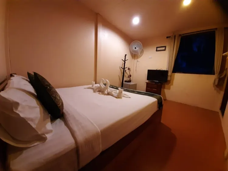 ห้องบัดเจท เตียงใหญ่ 1 เตียง ไม่มีระเบียง
