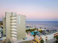 Radisson Beach Resort Larnaca Hotele w: Oroklini