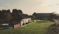 Domaine Sur les Sarts Hotel a 
