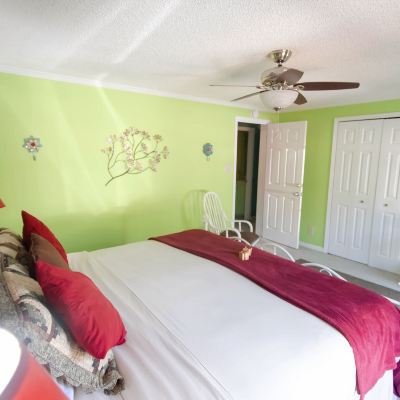 Dragon's Tooth Full King Suite Clay Corner Inn Promo Code