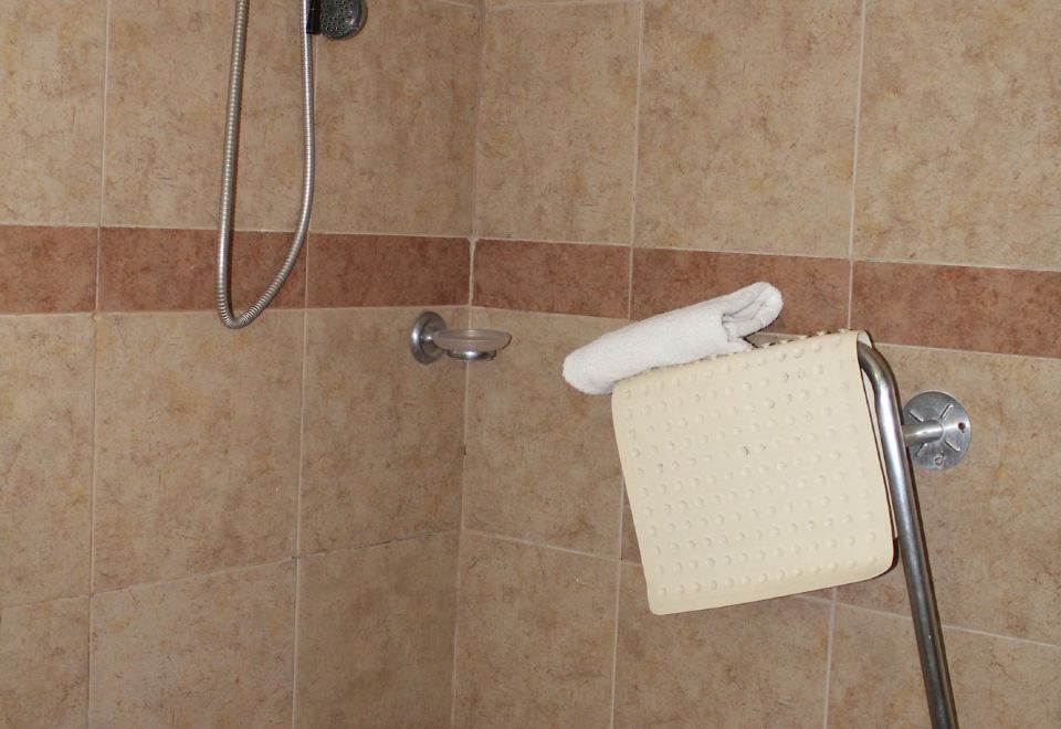 Best Western MajesticStandard Accessible Two Double Room