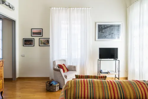 Via Rusconi 10 - byMyHomeinComo