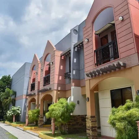 Manora Apartment