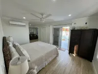Renovated Beach Villa 671. Steps away from the beach. Sleeps 6. WiFi. Laundry Các khách sạn ở 