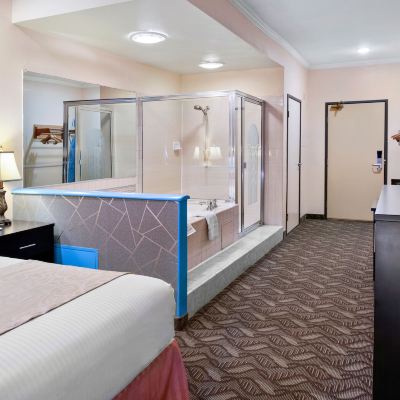 Romantic Queen Room Glendale Hotel Promo Code
