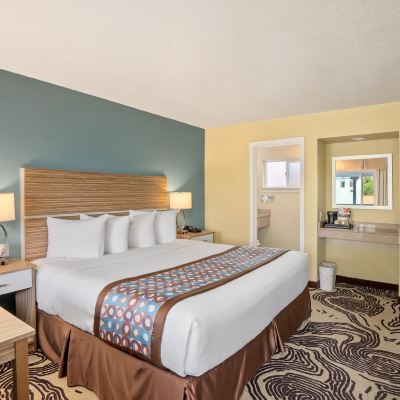 Standard Queen Room Avenue Inn Downtown San Luis Obispo Promo Code