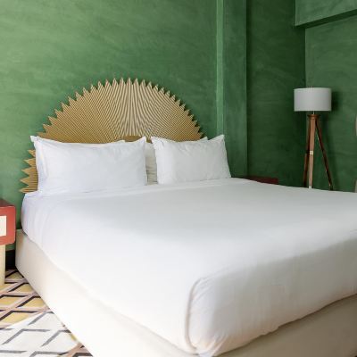 Deluxe King Room - Non-Smoking - Accessible Crest Hotel Suites Promo Code