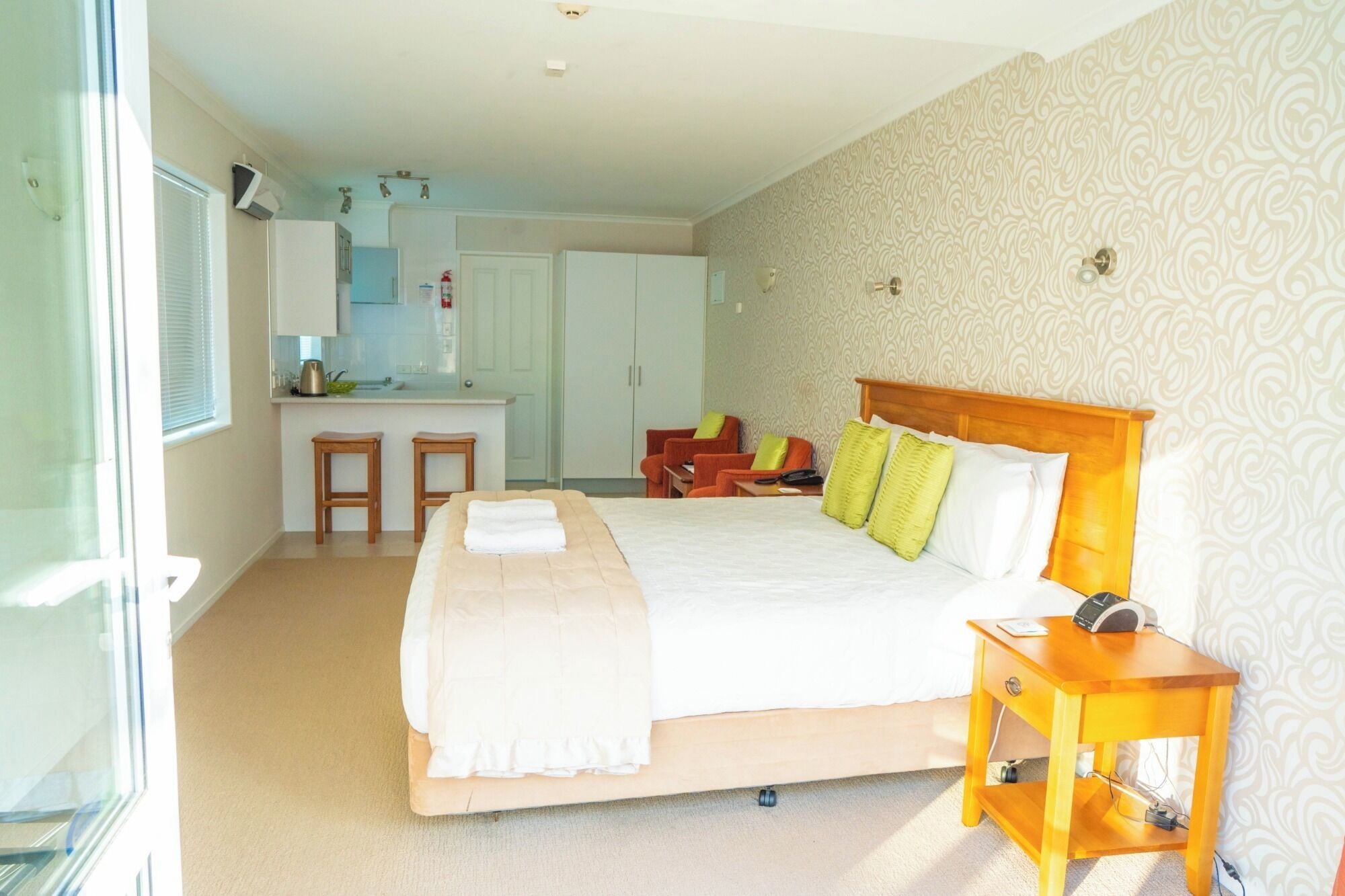 行政特大床一室房