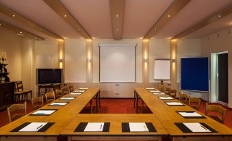 Hotel Pfaffenhofen - Housity