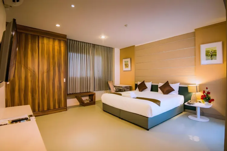 ห้องซูพีเรียร์ เตียงใหญ่ 1 เตียง